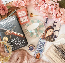 Load image into Gallery viewer, Blade Breaker by Victoria Aveyard Special Edition Box